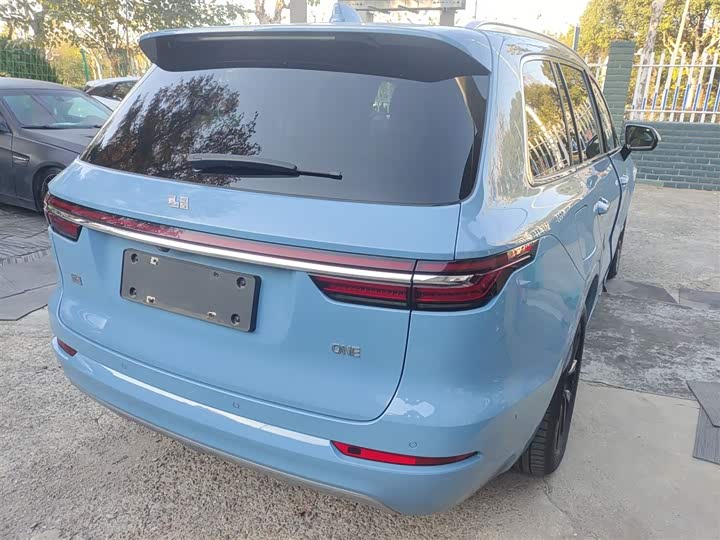 Фото 22 - LiXiang One