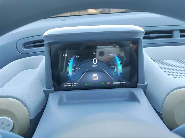 Фото 12 - Bestune Pony