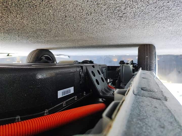 Фото 21 - Bestune Pony