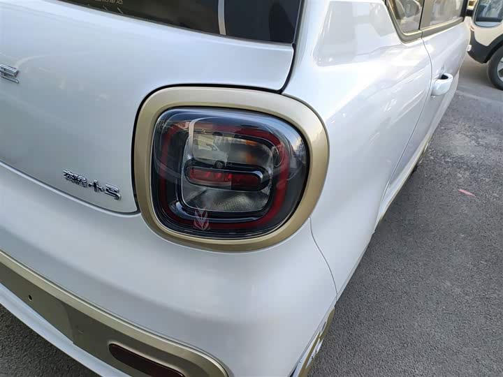 Фото 8 - Bestune Pony