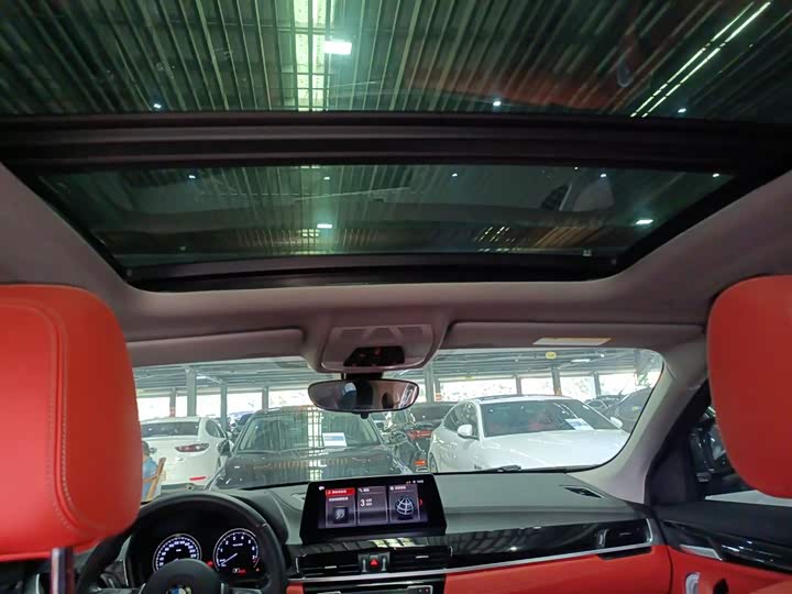 Фото 18 - BMW X2