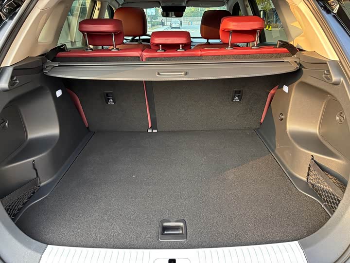 Фото 18 - Hongqi HS5