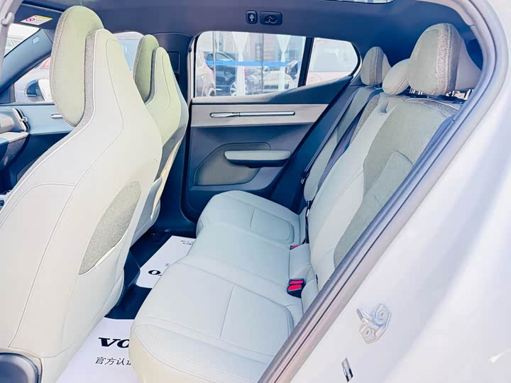 Фото 13 - Volvo EX30