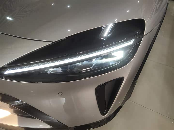 Фото 24 - Xiaomi YU7