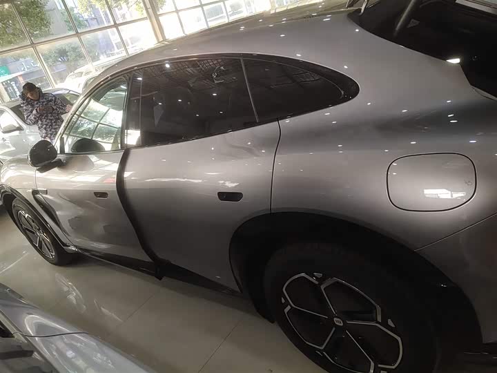 Фото 5 - Xiaomi YU7