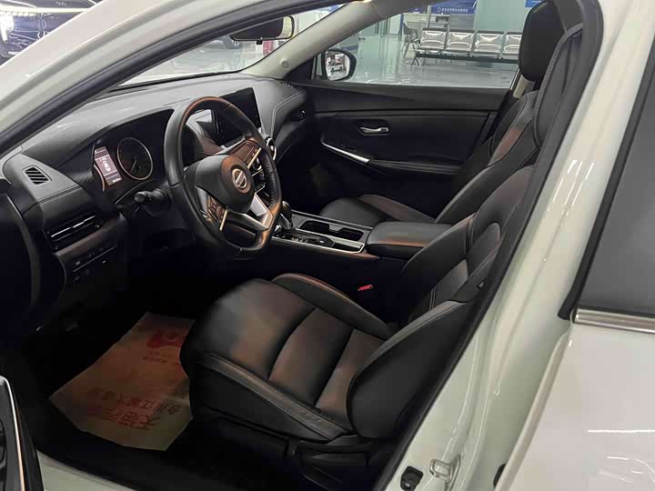 Фото 2 - Nissan Sylphy