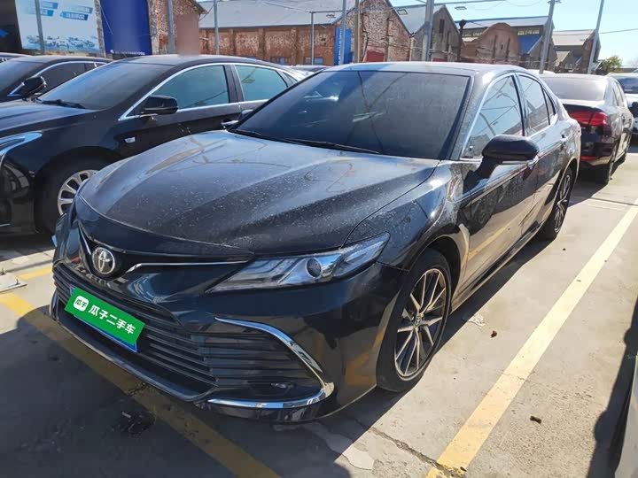 Фото 1 - Toyota Camry