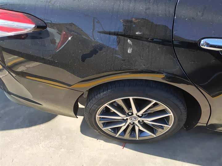 Фото 26 - Toyota Camry