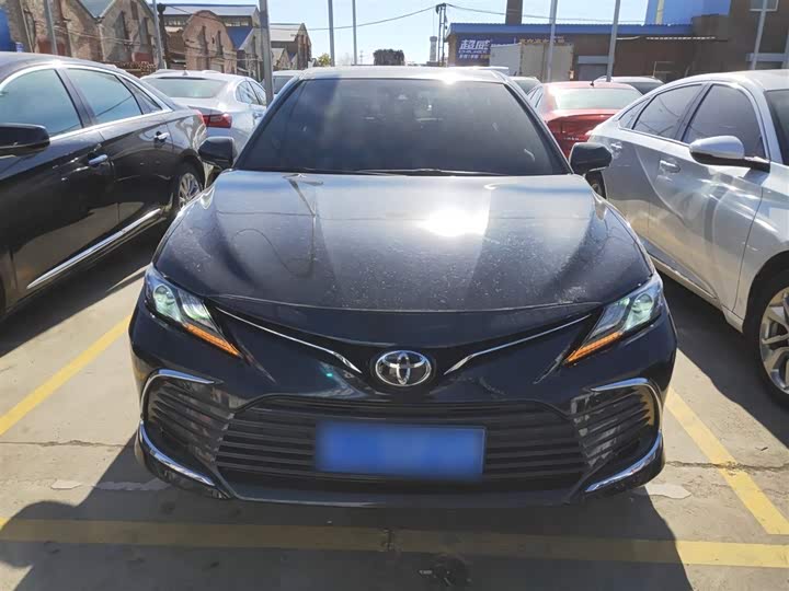 Фото 3 - Toyota Camry