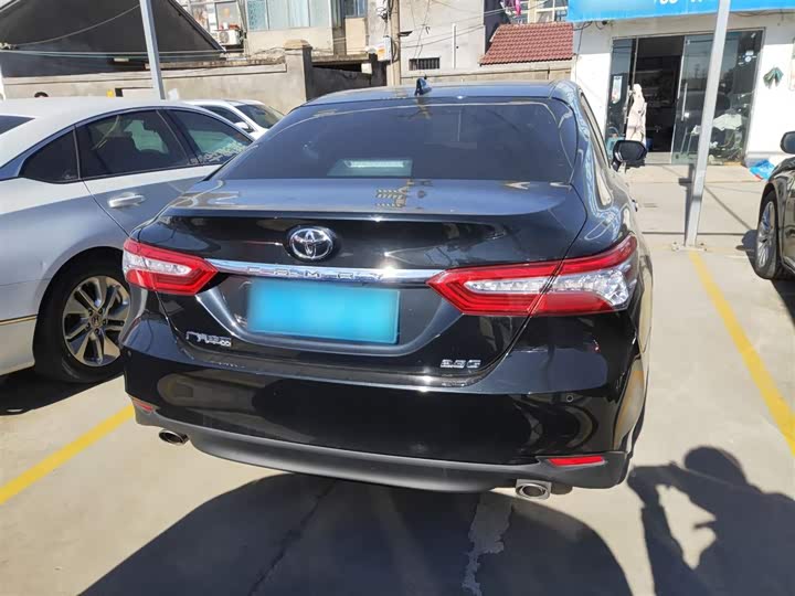 Фото 6 - Toyota Camry