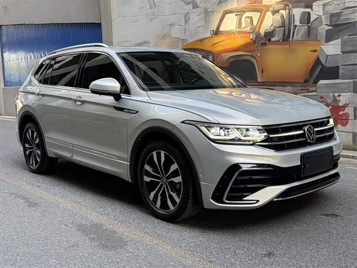 Фото 4 - Volkswagen Tiguan L Pro