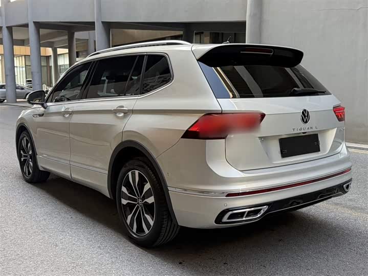 Фото 5 - Volkswagen Tiguan L Pro