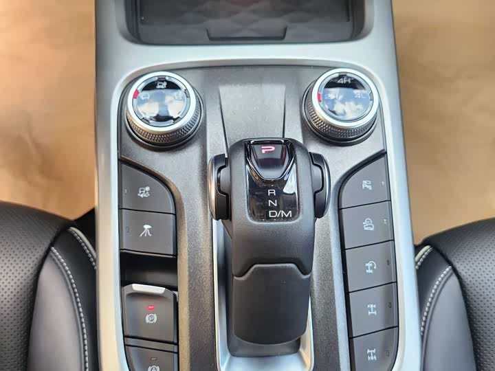 Фото 10 - Tank 300