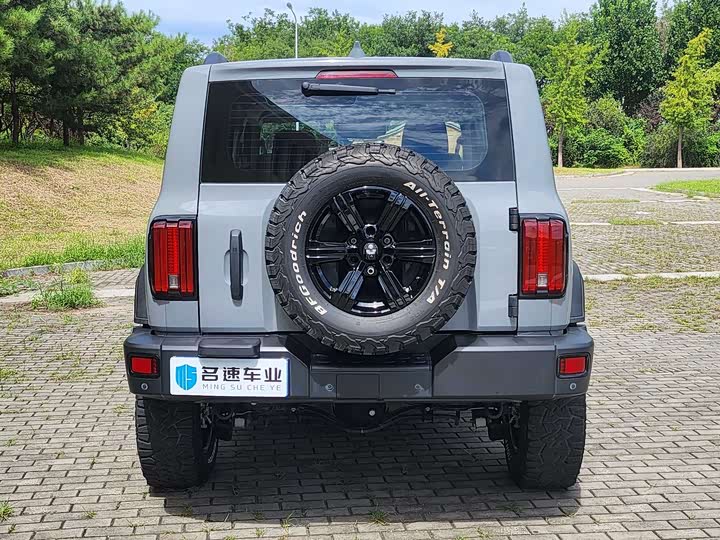 Фото 15 - Tank 300