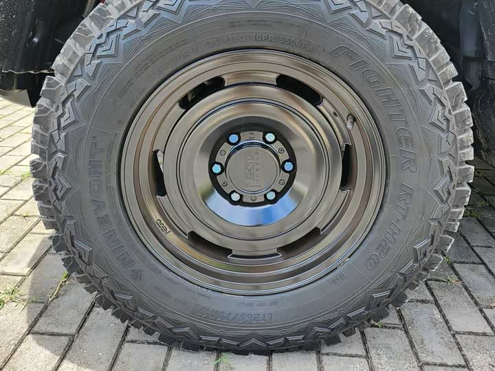 Фото 21 - Tank 300