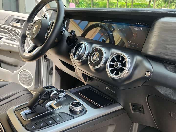 Фото 4 - Tank 300