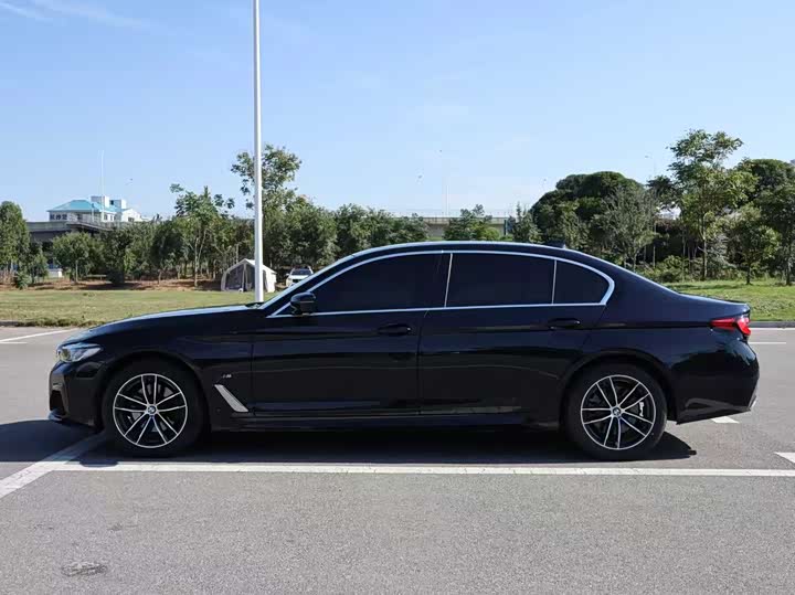 Фото 2 - BMW 5 Series