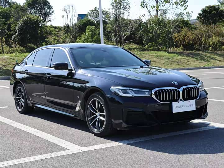 Фото 3 - BMW 5 Series