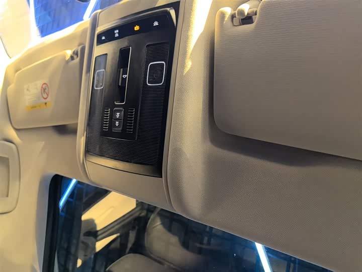 Фото 18 - Volkswagen Passat