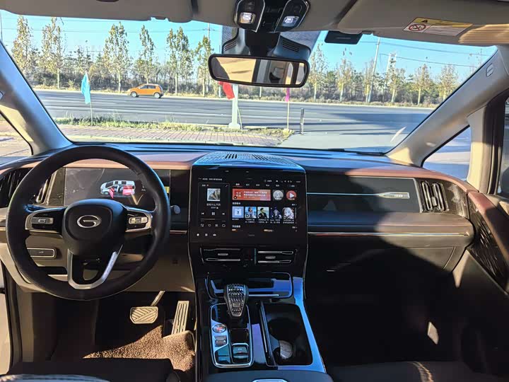 Фото 4 - GAC Trumpchi M8