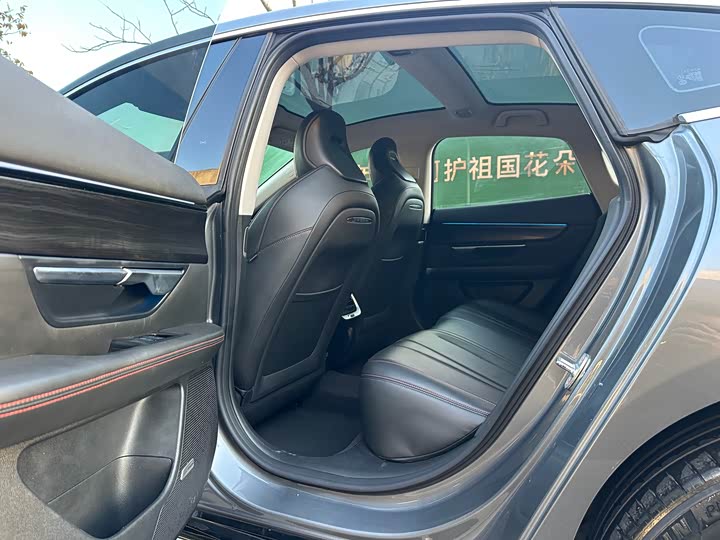 Фото 10 - XPeng P7