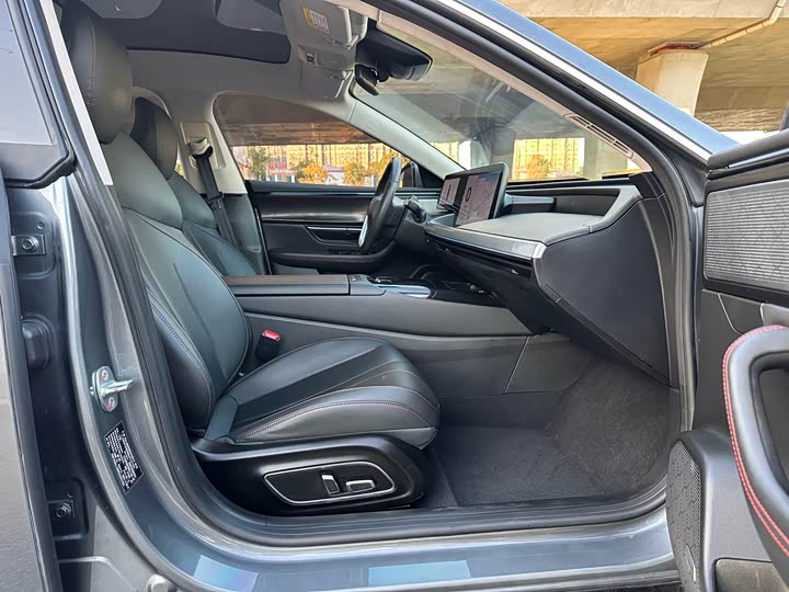 Фото 12 - XPeng P7