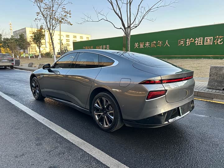 Фото 19 - XPeng P7