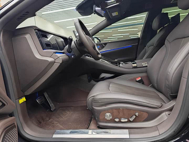 Фото 19 - Denza Z9