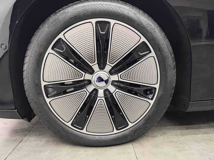 Фото 6 - Denza Z9