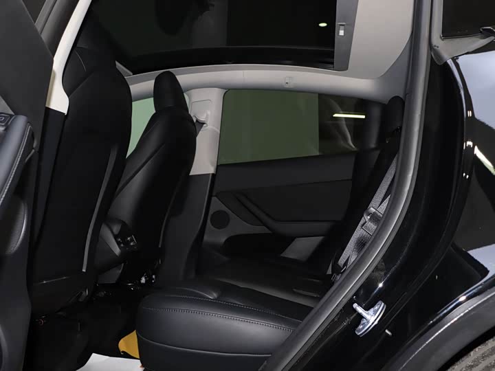 Фото 9 - Tesla Model Y