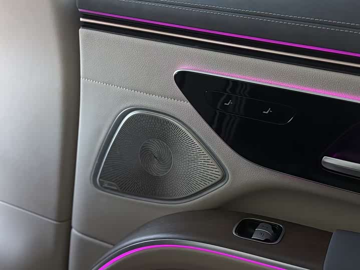 Фото 23 - Mercedes-Benz EQS