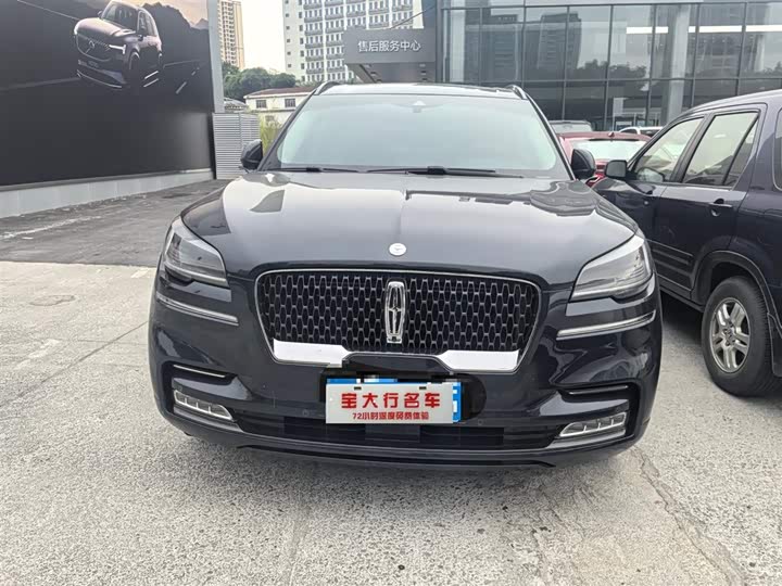 Фото 2 - Lincoln Aviator