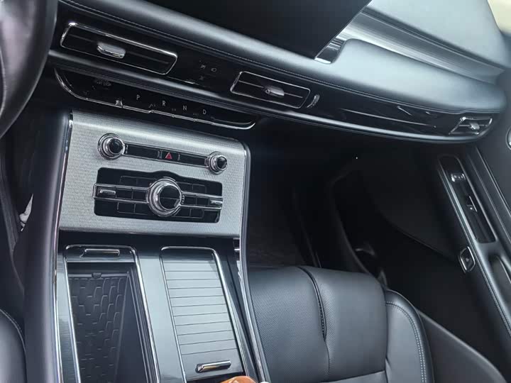 Фото 5 - Lincoln Aviator