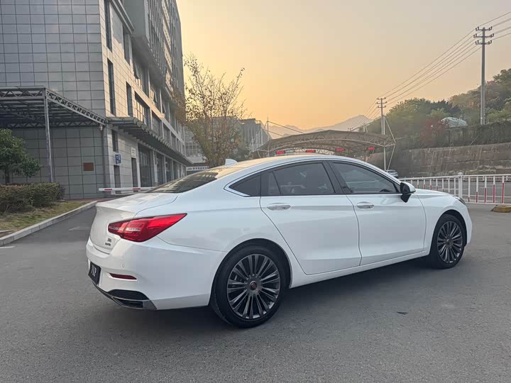 Фото 7 - Hongqi H5