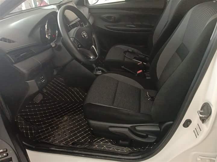 Фото 15 - Toyota Vios