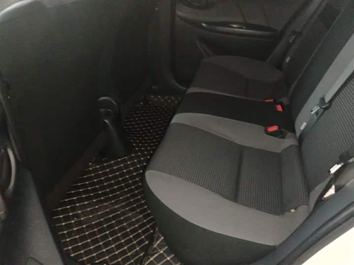 Фото 17 - Toyota Vios