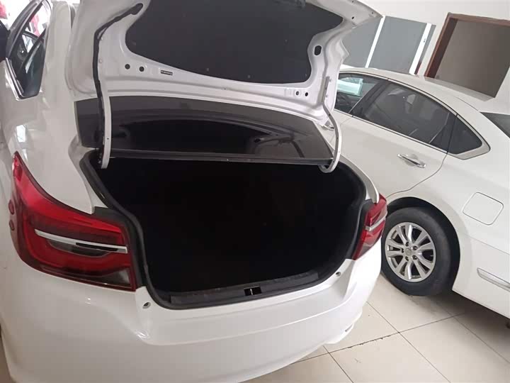 Фото 19 - Toyota Vios