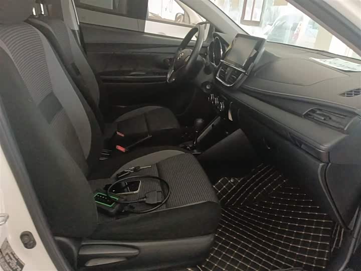 Фото 25 - Toyota Vios