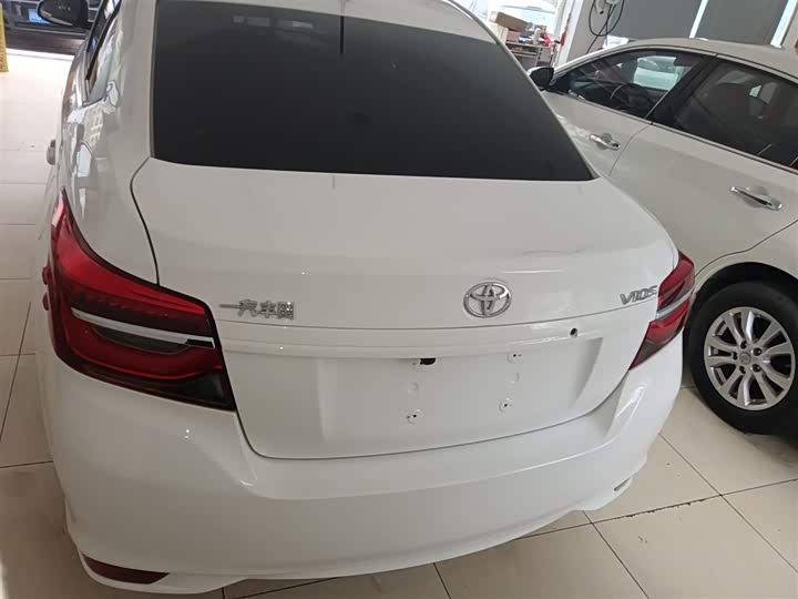 Фото 6 - Toyota Vios