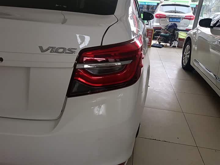 Фото 8 - Toyota Vios