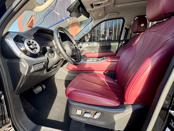 Фото 12 - Tank 400 Hybrid