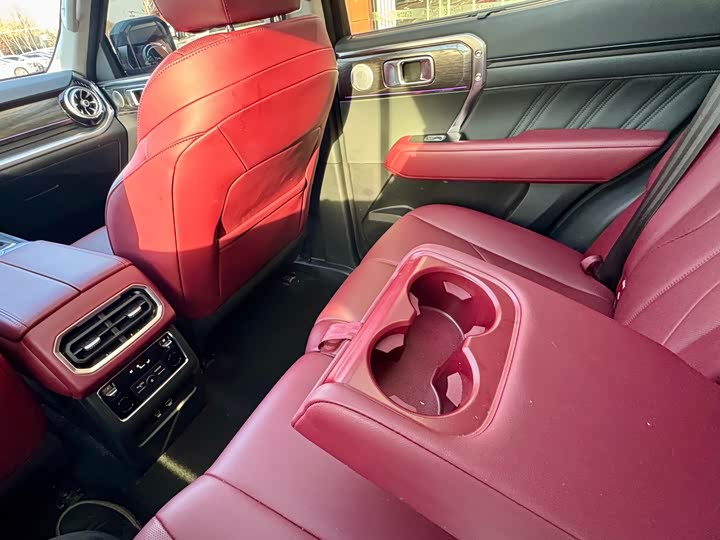 Фото 19 - Tank 400 Hybrid