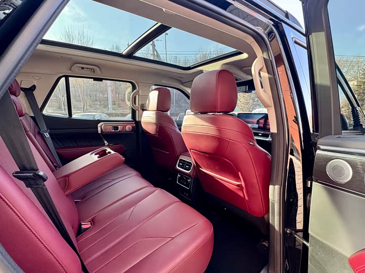 Фото 22 - Tank 400 Hybrid