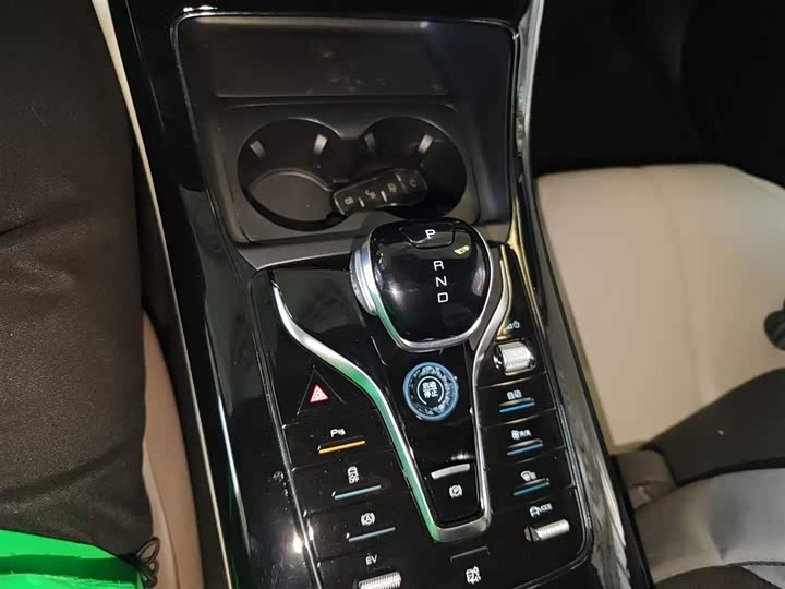 Фото 14 - BYD Qin Plus