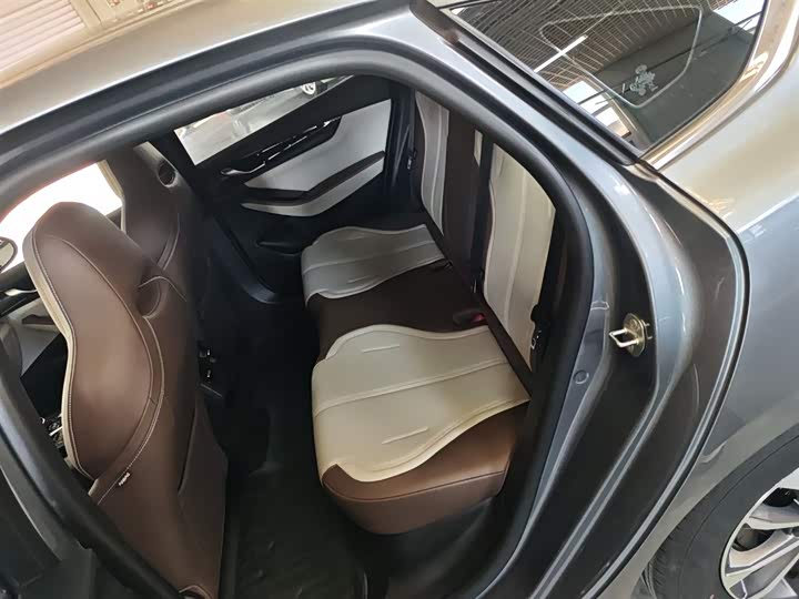 Фото 17 - BYD Qin Plus