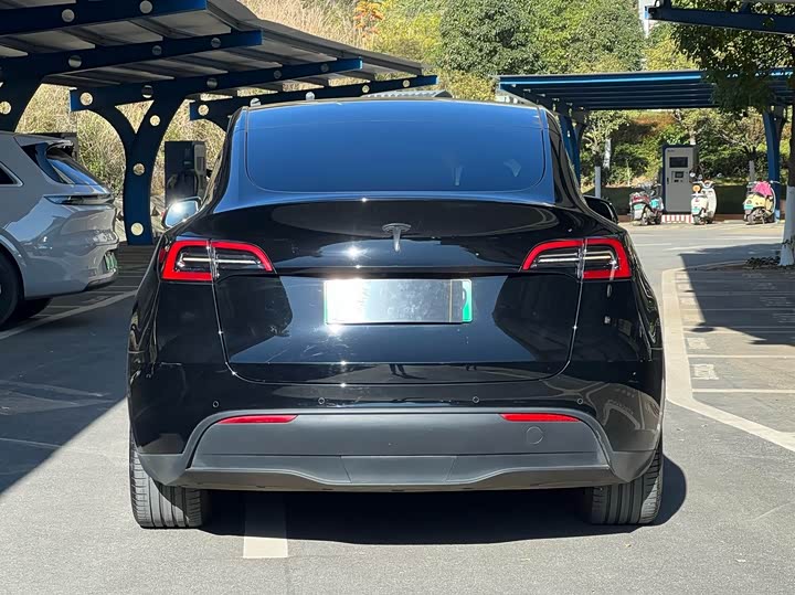 Фото 21 - Tesla Model Y