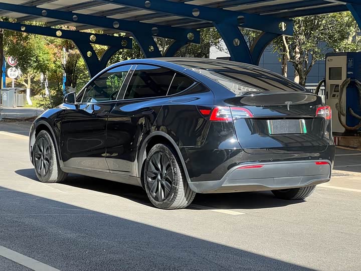 Фото 22 - Tesla Model Y