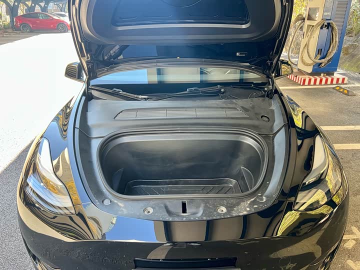 Фото 30 - Tesla Model Y