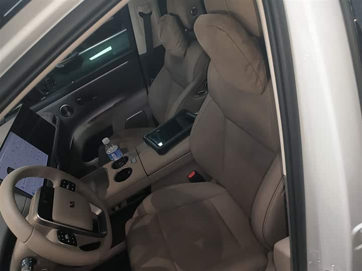 Фото 15 - LiXiang i8