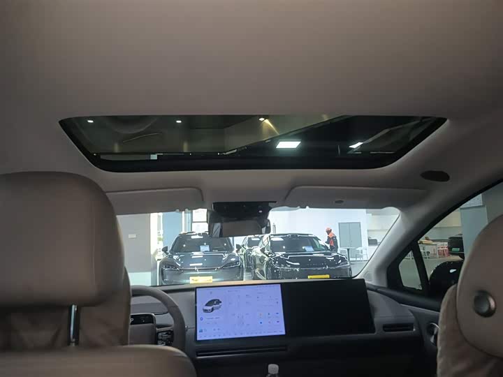 Фото 18 - LiXiang i8